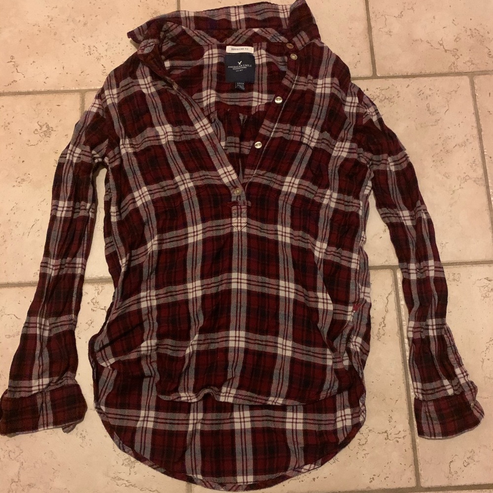Boyfriend fit American Eagle flannel half buttonup